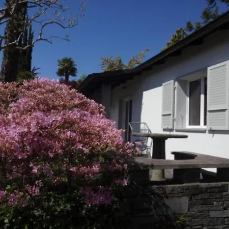 Eco-casa Paradiso G, Schwimmbad, Garten Und Wunderschone Seesicht, Ruhig Und Sonnig Gelegen Vakantiehuis Minusio